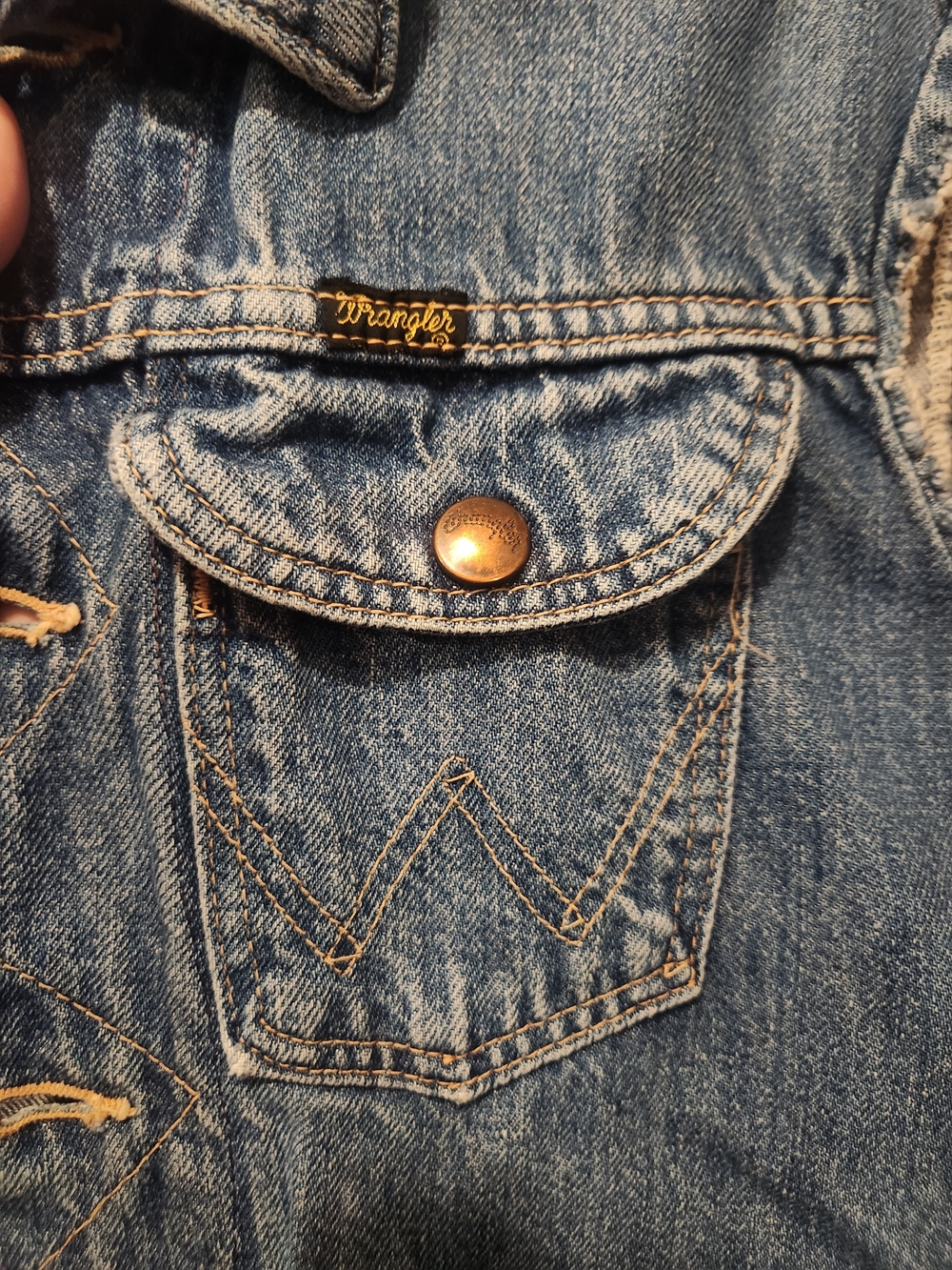 Wrangler Light Blue Denim Sleeveless Vest - Picture 3 of 4